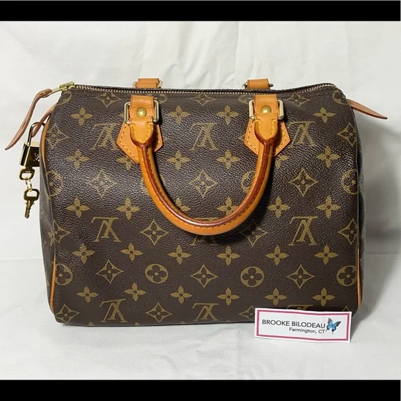 SOLD- Authentic Louis Vuitton Speedy 25 Monogram - Picture 8 of 16
